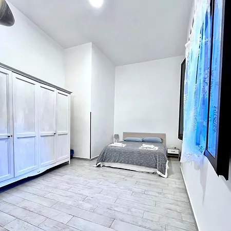 Al Centro N 9 Apartment