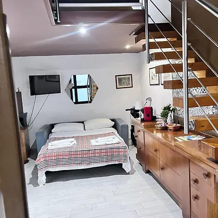 Al Centro N 9 Apartment *